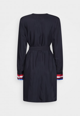 Tommy Hilfiger STRIPE KNEE HENLEY DRESS Shirt dress desert sky ПЛАТЬЕ HENLEY В ПОЛОСКУ Платье-рубашка небо пустыни