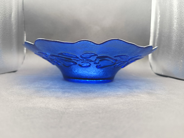 Фруктовница винтажная большая Murano, рельефный фруктовый декор, синее стекло, 27 см, Италия, 1970-80гг.