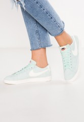 Nike Sportswear BLAZER LOW SD Sneaker low igloo/sail BLAZER LOW SD Низкие кроссовки женские иглу/парус