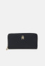Tommy Hilfiger EMBLEM LARGE Wallet space blue ЭМБЛЕМА БОЛЬШАЯ Бумажник космический синий