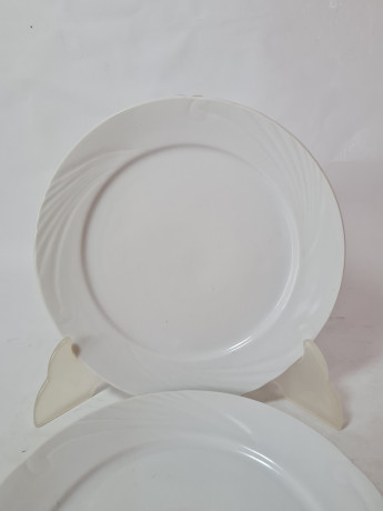 Тарелки винтажные Cluj-Napoca, белый фарфор, 2 шт., 19 см, Румыния, 1960-70гг.