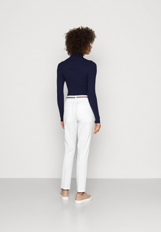 Tommy Hilfiger HAILEY PANT Chinos optic white БРЮКИ HAILEY Брюки чинос оптический белый
