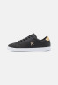 Tommy Hilfiger ESSENTIAL  Trainers black ESSENTIAL Кроссовки черный