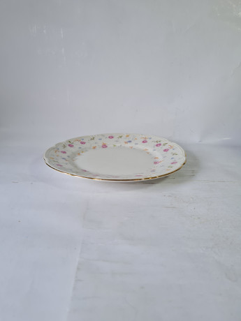 Набор тарелок винтажных Triptis-VEB, белый фарфор с разноцветным цветочным декором и позолоченным краем, 5 шт х 19 x 2 см, Германия, 1960-70гг.