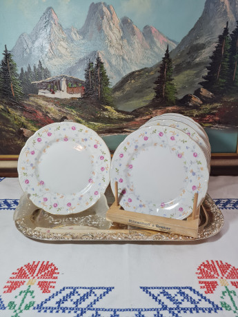 Набор тарелок винтажных Triptis-VEB, белый фарфор с разноцветным цветочным декором и позолоченным краем, 5 шт х 19 x 2 см, Германия, 1960-70гг.