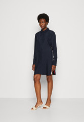 Tommy Hilfiger PIECED SHORT SHIRT DRESS Shirt dress desert sky КОРОТКОЕ ПЛАТЬЕ-РУБАШКА Платье-рубашка небо пустыни