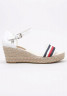 Tommy Hilfiger MID CORPORATE Wedge sandals white MID CORPORATE Босоножки на танкетке белый