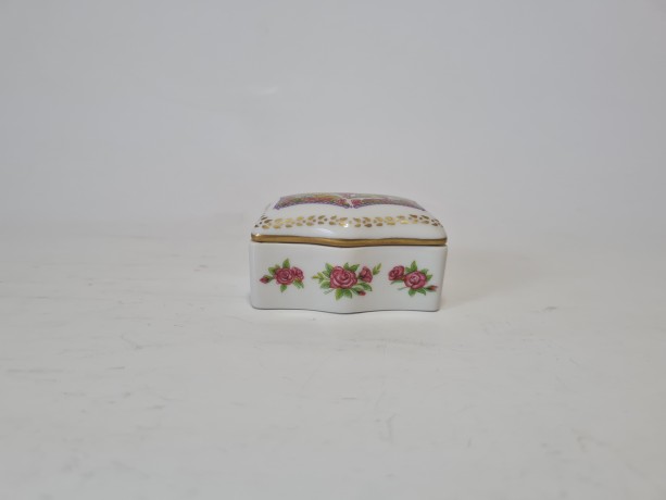 PORCELAINE FINE DE Limoges Коллекционные фарфоровые шкатулки, 5,5 см, 5 штук, Франция, 1960-70гг.