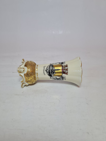 Ваза винтажная на ножках Wilheim, белый фарфор с обильной позолотой и изображением г. Киффхойзер, 10 x 5 см, Германия, 1960-70гг.