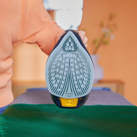 Philips Philips Dampfbugeleisen DST7060/20, 3000 W, mit 300 ml Wassertank und 55gr/Min Dauerdampf  Паровой утюг Philips DST7060/20, 3000 Вт, с резервуаром для воды 300 мл и постоянной подачей пара 55 г/мин.