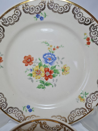 Bavaria Винтажная чайная пара "Букет полевых цветов" с позолоченным узором, Германия, 1960-70гг.