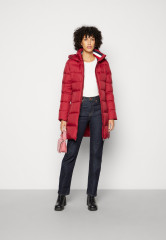 Tommy Hilfiger GLOBAL STRIPE COAT Down coat rouge GLOBAL STRIPE COAT Пуховик румяна