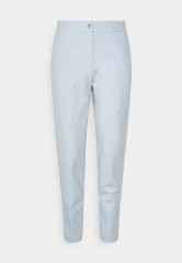 Tommy Hilfiger MICHELLE TAPERED PUNTO PANT Trousers breezy blue ЗАУЖЕННЫЕ БРЮКИ PUNTO MICHELLE Брюки свежий синий