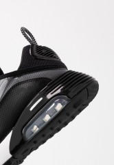 Nike Sportswear AIR MAX 2090 Sneaker low black/white/metallic silver AIR MAX 2090 Низкие кроссовки женские черный/белый/серебристый металлик