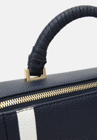 Tommy Hilfiger EMBLEM LAPTOP BAG CORP Laptop bag space blue EMBLEM LAPTOP BAG CORP Сумка для ноутбука космический синий