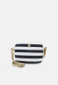 Tommy Hilfiger POPPY CROSSOVER  Across body bag blue POPPY CROSSOVER Сумка через плечо синий