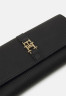 Tommy Hilfiger PLUSH LARGE FLAP WALLET Wallet black КОШЕЛЕК С БОЛЬШИМ КЛАПАНОМ PLUSH Бумажник черный