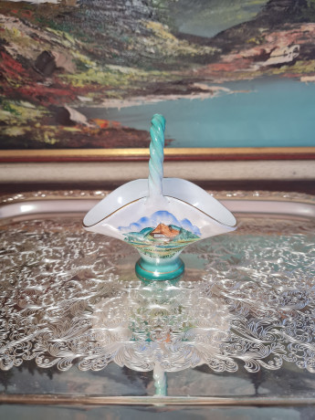 Конфетница декоративная винтажная, бело-светло-зеленый фарфор с изображением. г. Шварцвальд, 10,5 x 6,5 x 11 см, Германия, 1960-70гг.