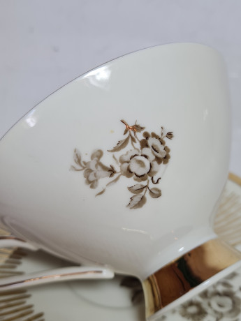 Чайная пара винтажная Winterling Marktleuthen Bavaria с желтым цветком и золотым узором, фарфор, Германия, 1960-1970гг.