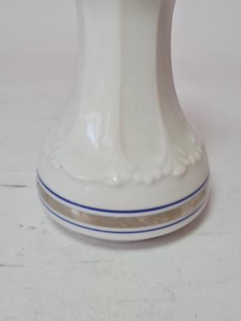 Ваза винтажная Mitterteich Bavaria с серебристой / синей полосой, фарфор, 11 см, Германия, 1960-70гг.