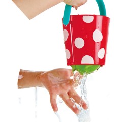 HAPE Badespielzeug Buntes Eimer-Set Набор красочных ведерок для игрушек для ванной