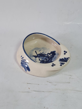 Пепельница винтажная Delft "Кепка", ручная роспись, фарфор, 11 х 5 см, Нидерланды, 1960-70гг.