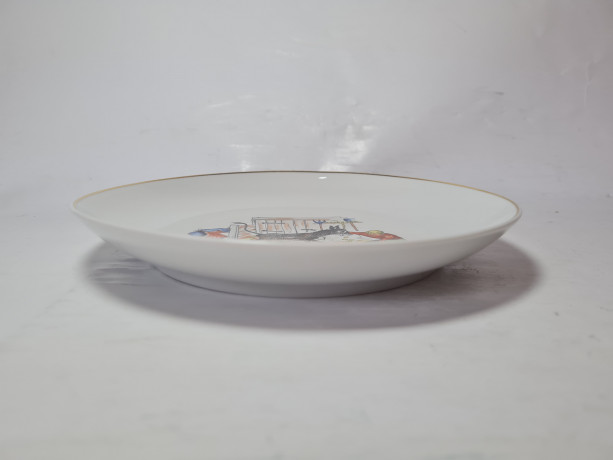 Hollohaza Hungary Детская фарфоровая тарелка "Кормление ослика", 19 x 2,5 см, Венгрия, 1960-70гг.