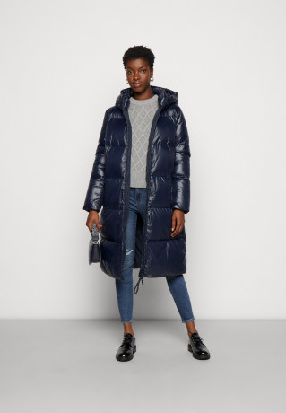 Tommy Hilfiger SORONA PADDED LOGO MAXI Winter coat desert sky SORONA PADDED LOGO MAXI Зимнее пальто небо пустыни