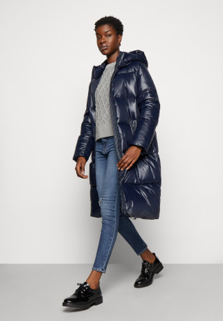 Tommy Hilfiger SORONA PADDED LOGO MAXI Winter coat desert sky SORONA PADDED LOGO MAXI Зимнее пальто небо пустыни