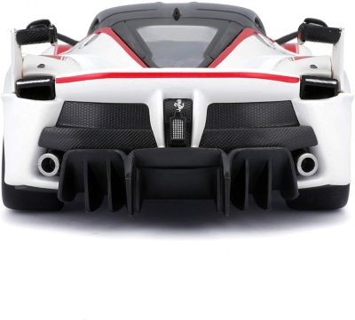 Bburago Modellauto Ferrari FXX-K #75 (Massstab 1:24) Модель автомобиля Ferrari FXX-K #75 (масштаб 1:24)