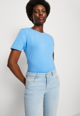 Tommy Hilfiger Basic T-shirt Hydrangea Blue Базовая фуболка гортензия синяя