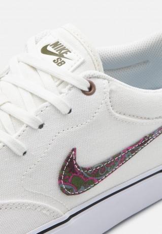 Nike SB CHRON 2 PREMIUM UNISEX Sneaker low sail/rough green/sangria/cool grey CHRON 2 PREMIUM UNISEX Низкие кроссовки женские парус/грубый зеленый/сангрия/холодный серый