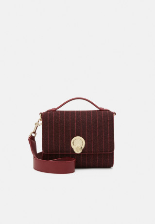 Tommy Hilfiger CHIC CROSSOVER PINSTRIPE Handbag red allover CHIC CROSSOVER PINSTRIPE Сумка красный повсюду