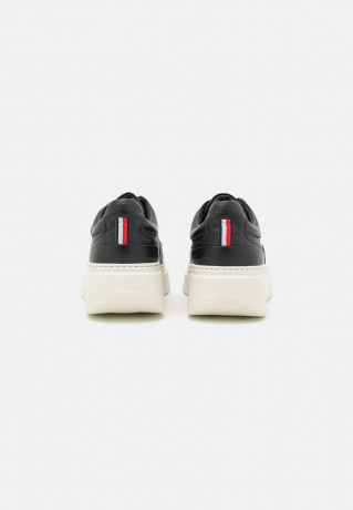 Tommy Hilfiger CHUNKY  Trainers black КРОССОВКИ Кроссовки черный