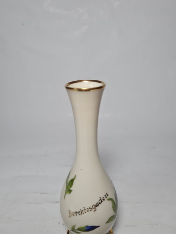 Ваза винтажная фарфоровая J. Seltmann Vohenstrauß Bavaria "Синий цветок", 17 x 5,5 см, Германия, 1960-70гг.