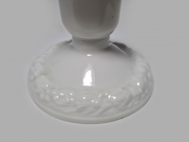 Rosenthal Maria Белый фарфоровый подсвечник с фактурным цветочным декором, 5 x 6,5см, Германия, 1970-80гг.