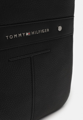 Tommy Hilfiger MINI CROSSOVER Across body bag black MINI CROSSOVER Сумка через плечо черный