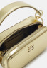 Tommy Hilfiger CHIC TRUNK Across body bag gold CHIC TRUNK Сумка через плечо золото