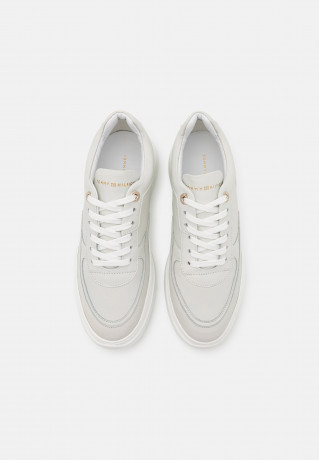 Tommy Hilfiger CHUNKY  Trainers white КРОССОВКИ Кроссовки белый