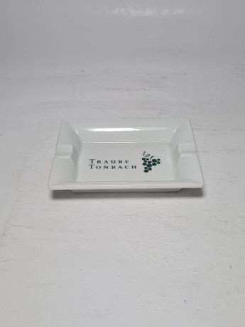 Пепельница винтажная Apilco Porcelain France, белый фарфор с изображением грозди винограда, 12 x 9 x 2 см, Франция, 1960-70гг.