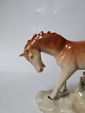 Royal Винтажная статуэтка на подставке "Лошадь", 18см x 13см, Германия, 1960-70гг.