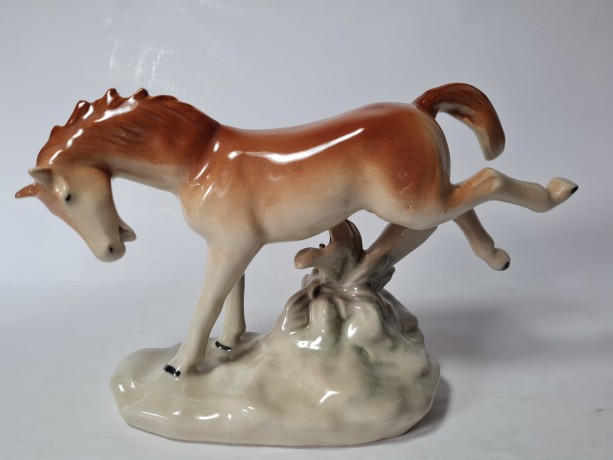 Royal Винтажная статуэтка на подставке "Лошадь", 18см x 13см, Германия, 1960-70гг.