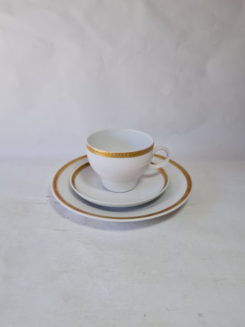 Чайное трио винтажное Kahla GDR с золотым узором по краю, фарфор, ГДР, 1960-70гг.