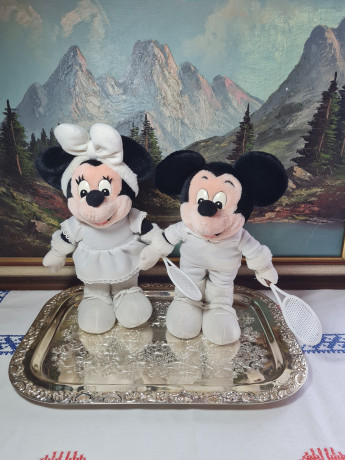 Игрушки мягкие винтажные Minney Maus & Mickey Maus с теннисной ракеткой в белом, 31 и 33 см, Германия, 1980-90гг.