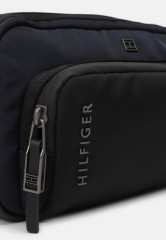 Tommy Hilfiger CITY COMMUTER  Across body bag space blue CITY COMMUTER Сумка через плечо космический синий