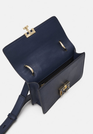 Tommy Hilfiger PUSHLOCK MINI CROSSOVER Across body bag space blue PUSHLOCK MINI CROSSOVER Сумка через плечо космический синий