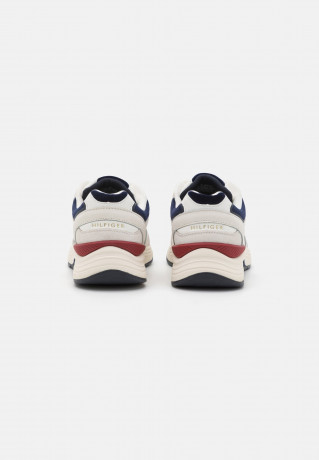 Tommy Hilfiger MODERN PREPPY RUNNER Trainers white  MODERN PREPPY RUNNER — Кроссовки белый