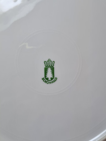 Тарелка винтажная Schonwald, белый фарфор с цветочным декором и позолоченным ободком, 25,5 x 2,5 см, Германия, 1960-70гг.