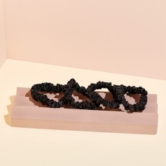 The Hair Edit Black Ruched Ribbon Scrunchies  Черные резинки для волос с рюшами и лентой