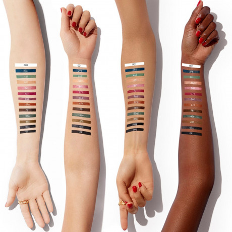 DIOR on Stage Liner Nr. 091 - Matte Black на лайнере сцены